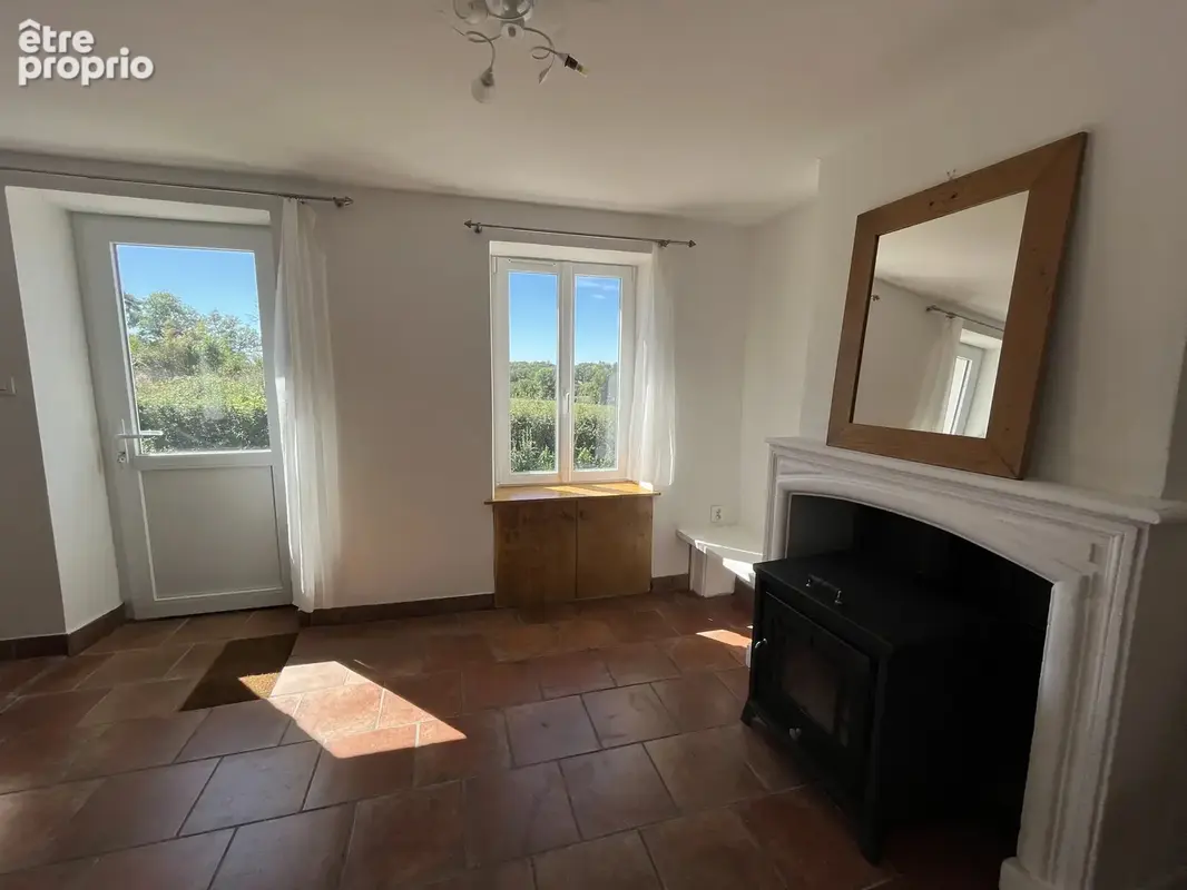 Ensemble immobilier à ETAGNAC - photo 5