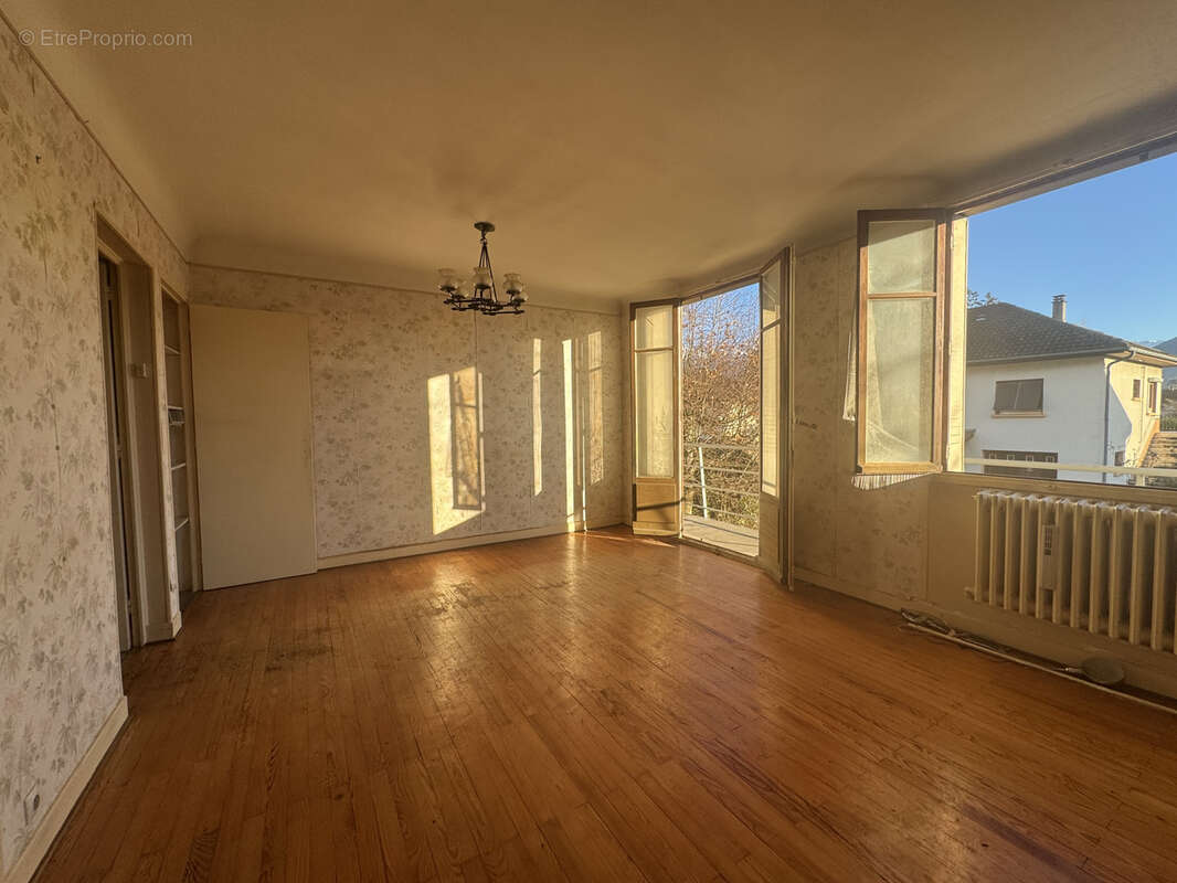 Appartement à MEYLAN