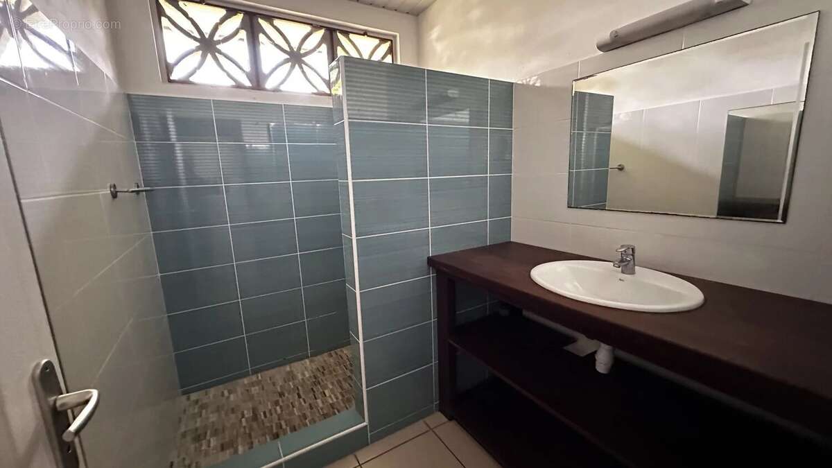 Maison à REMIRE-MONTJOLY