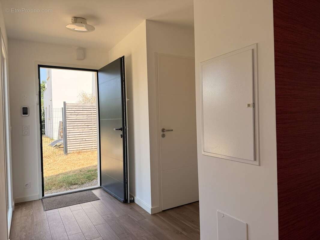 Maison 110 m² à Noyalo  - photo 4