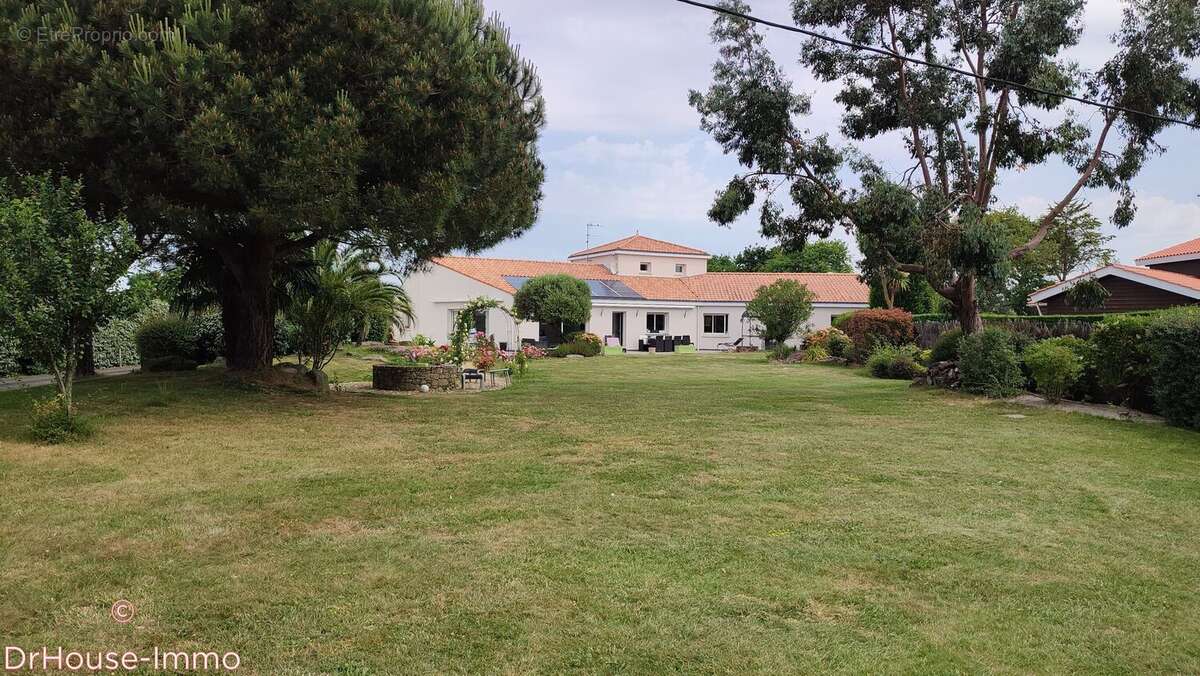 Maison 243 m² à Pornic  - photo 8