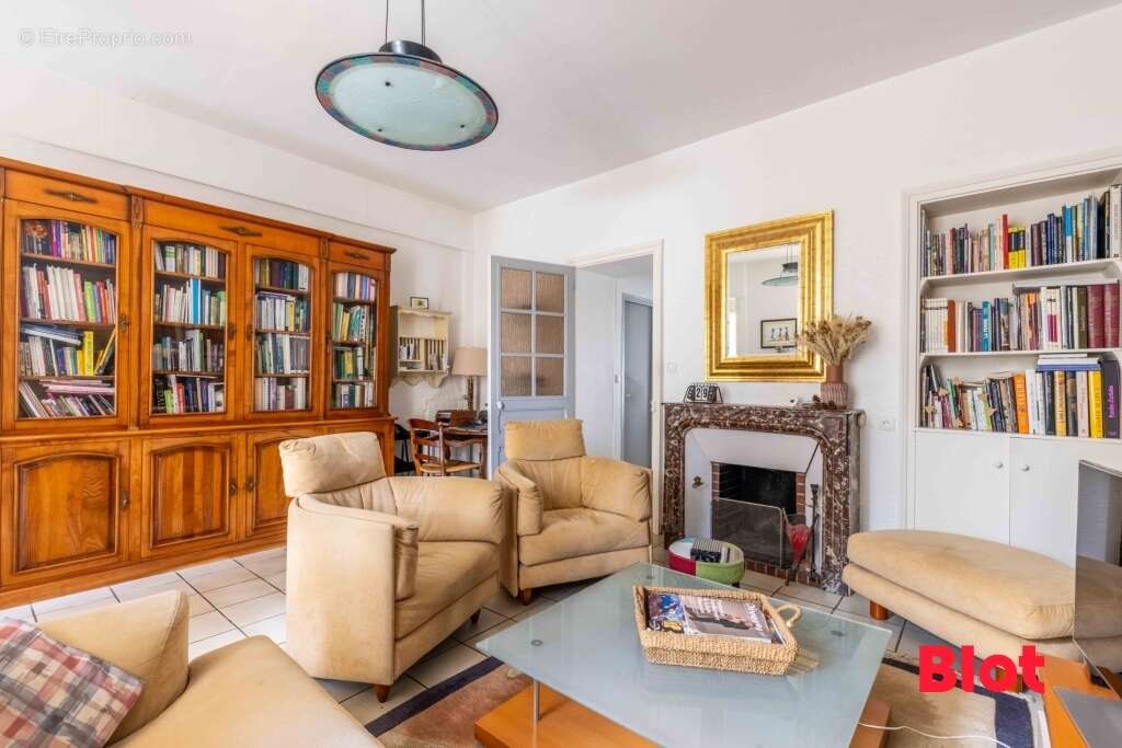 Maison à MONTFORT-SUR-MEU