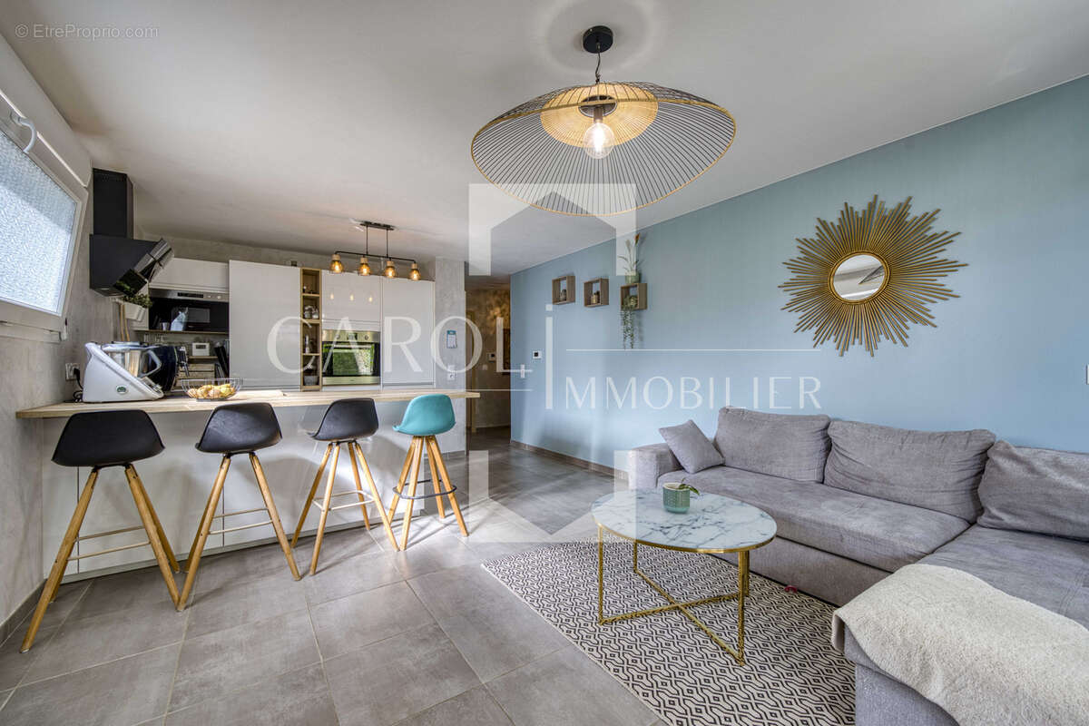 Appartement à POISY
