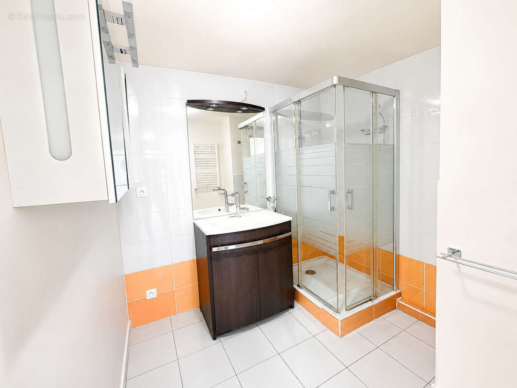 Appartement T4 de 81,99 m2 avec garage, balcons et vue dégagée   Dernier étage avec ascenseur - photo 11