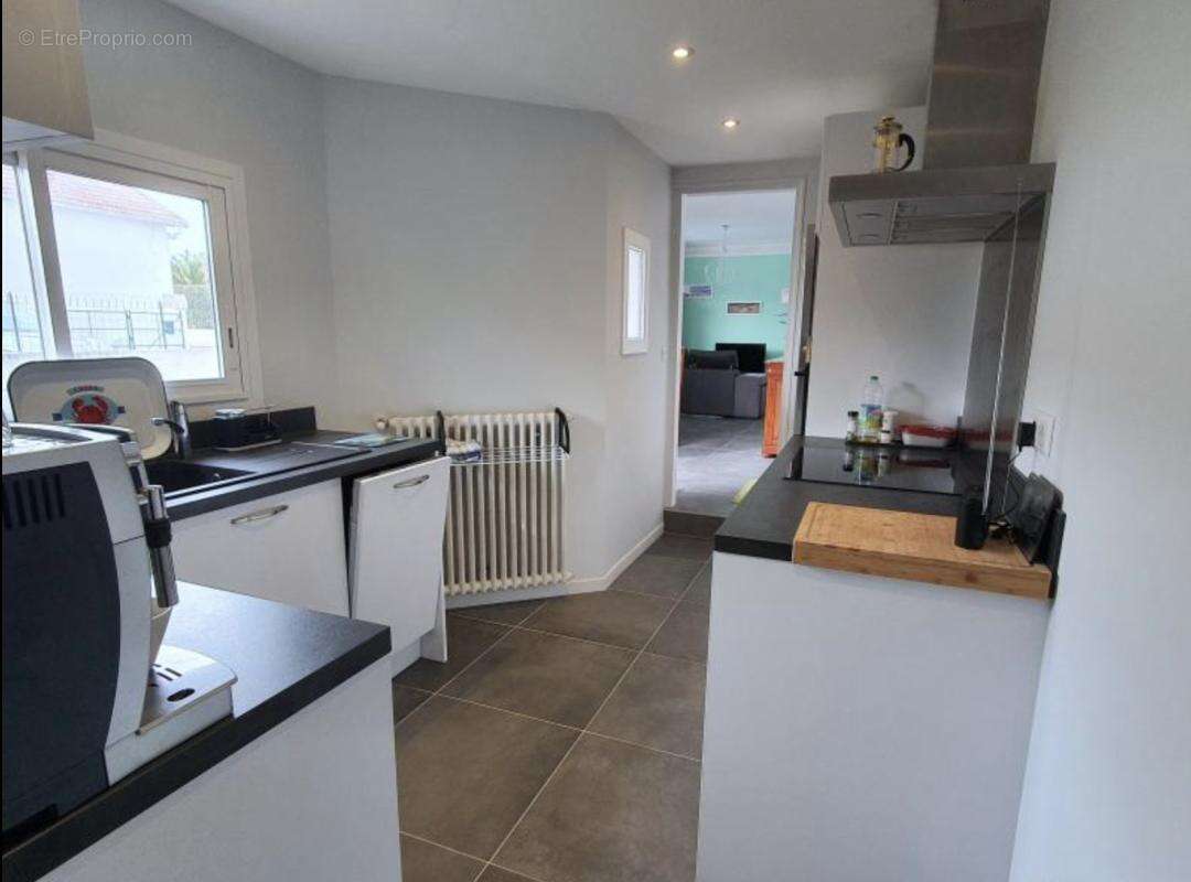 A vendre appartement de 3 chambres en centre ville - photo 3