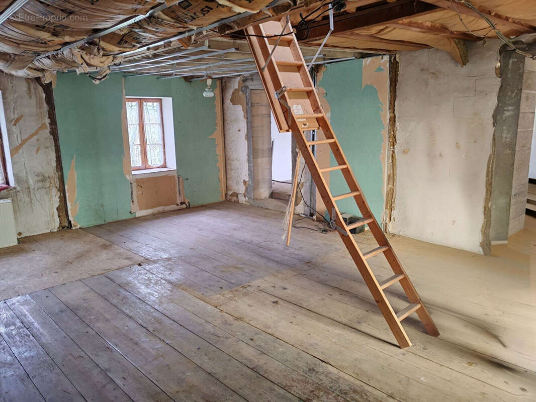Belle ferme Bressanne de 200m² en partie rénovée terrain 1170 m² - photo 12