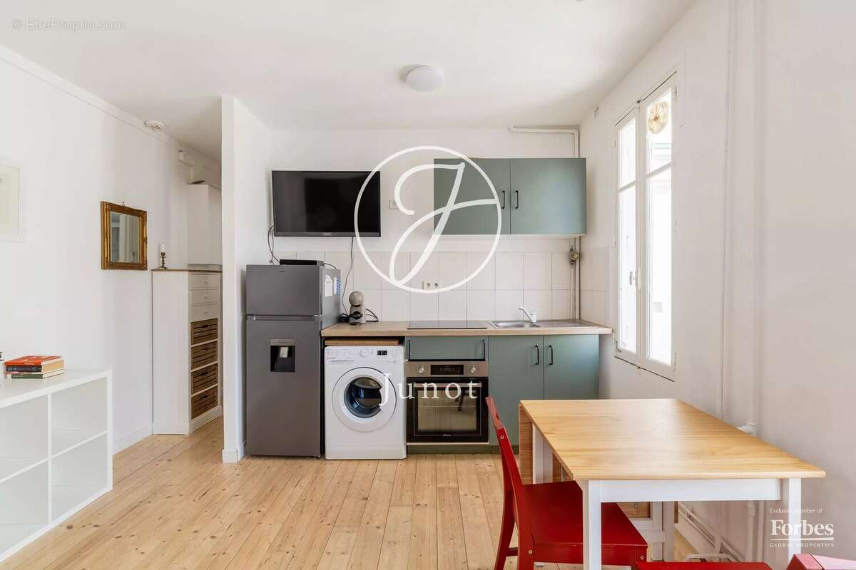 Appartement à PARIS-18E