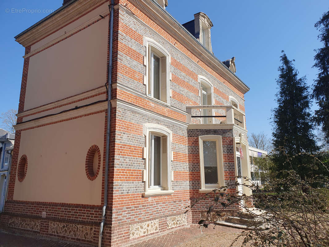 Maison à CORMEILLES