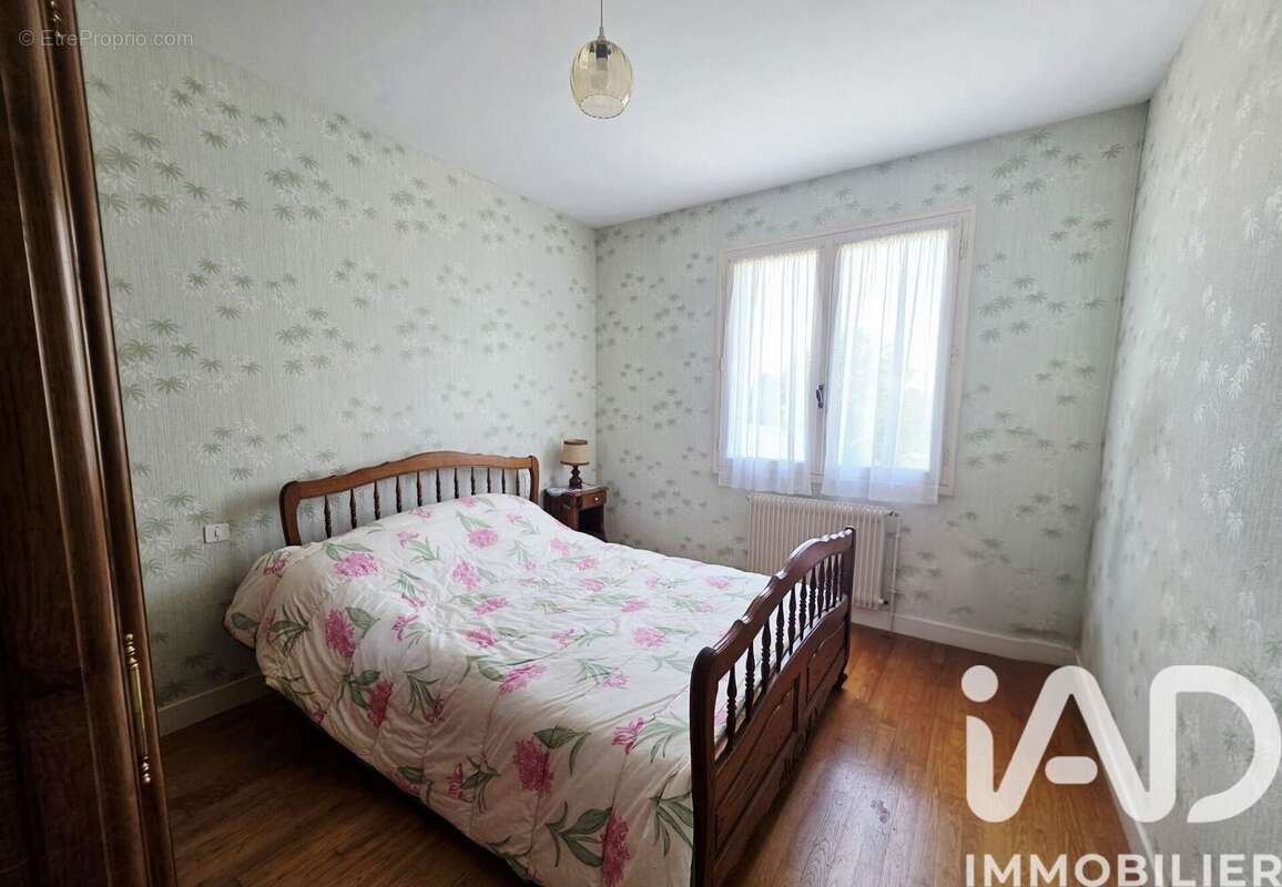 Maison 121 m² à Aigre  - photo 9