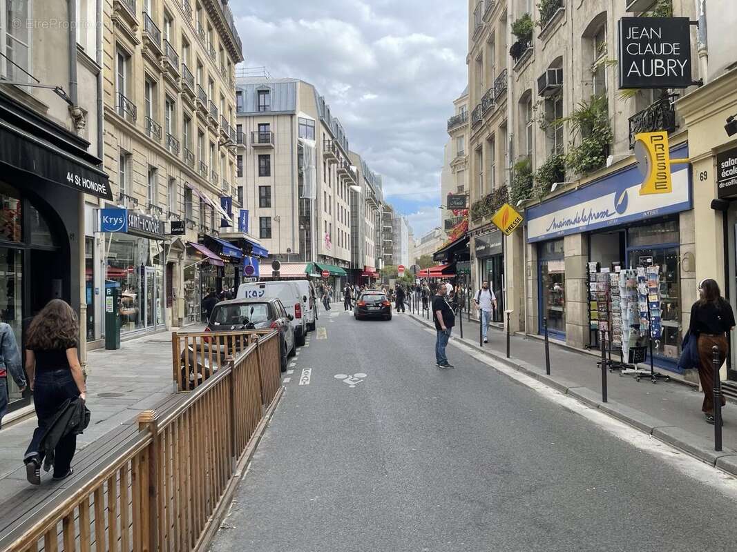 Autre à PARIS-1E