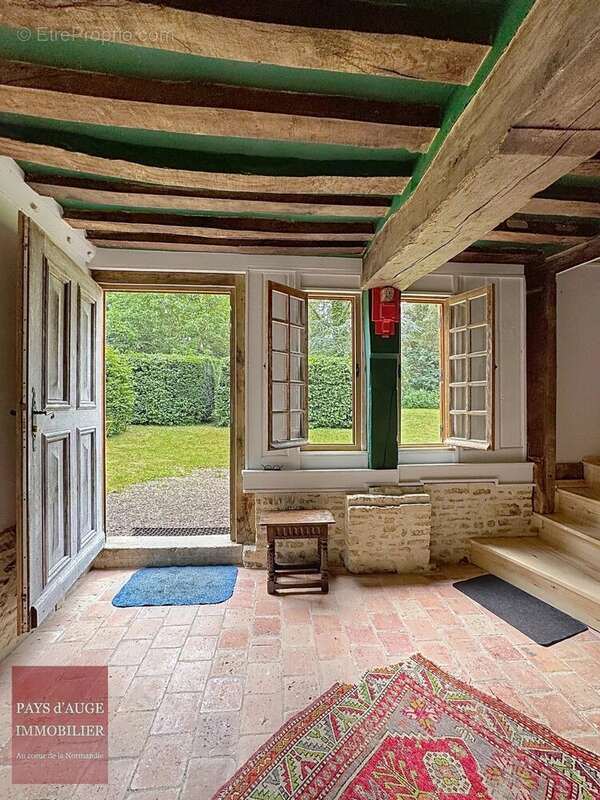 Maison à SAINT-PIERRE-SUR-DIVES