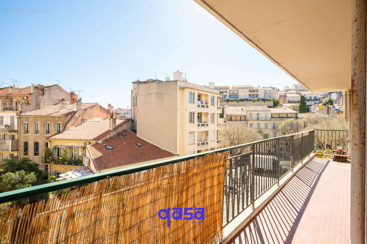 Appartement à MARSEILLE-6E