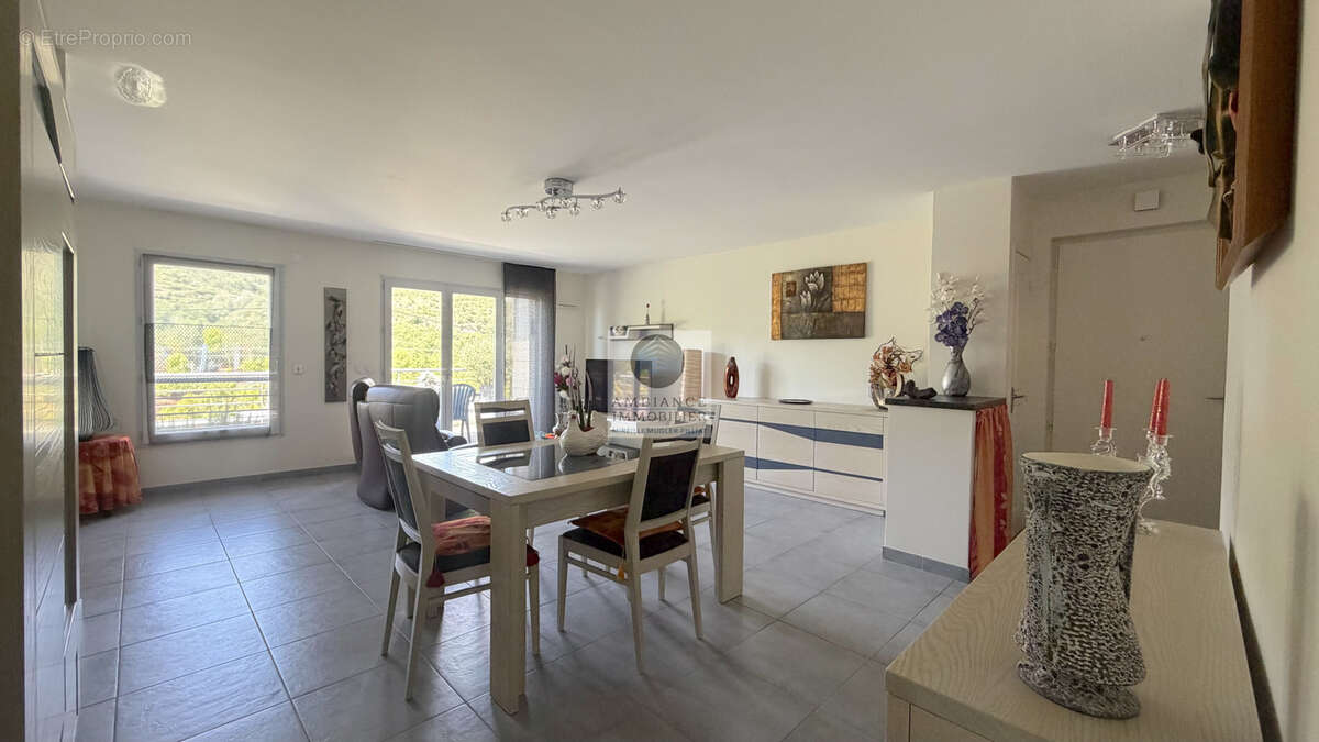 Appartement en dernier étage avec vue dégagée sur les montagnes - photo 3