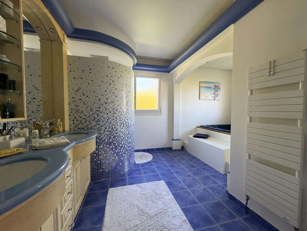 Nouveaute en exclusivite - villa - 330 m2 - photo 11