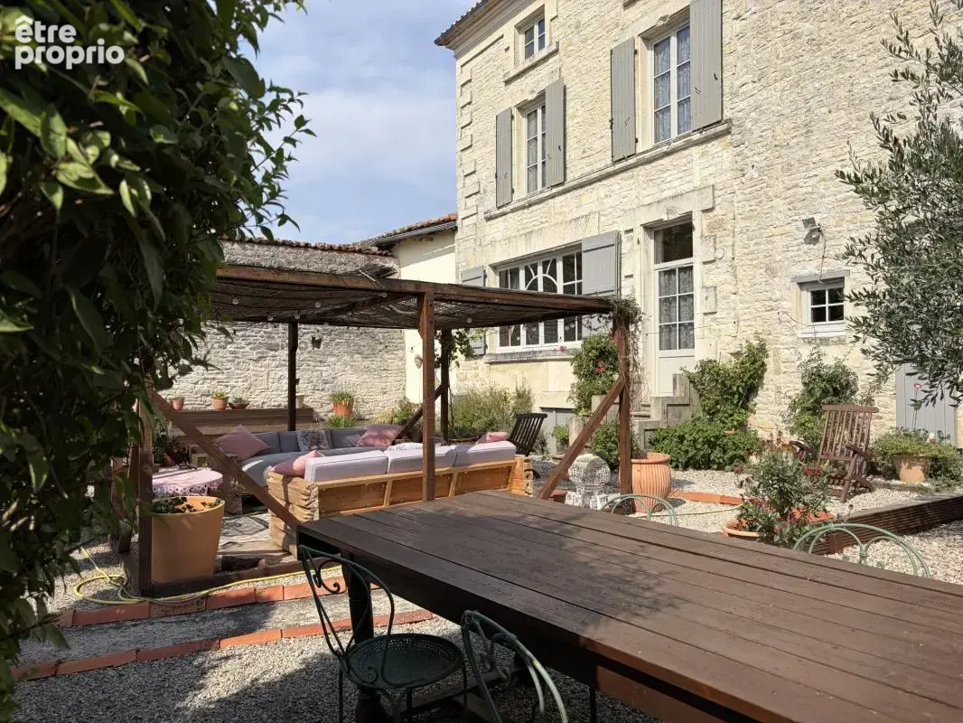 Magnifique propriété de caractère au coeur du village histori - photo 13