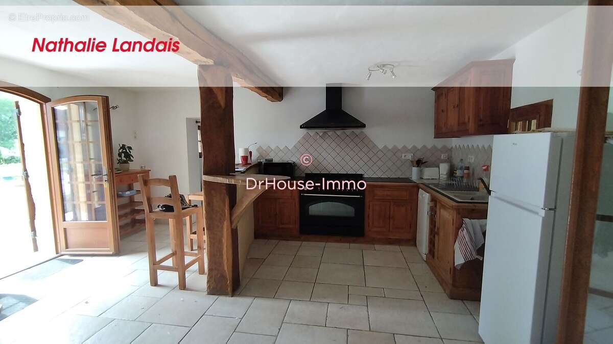 Maison 125 m² à Saint-Germain-Et-Mons  - photo 4