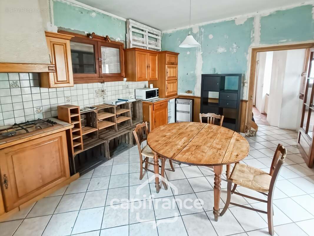 A vendre sennecey le grand maison de 136 m² - dependance et atelier de 262 m² - photo 4