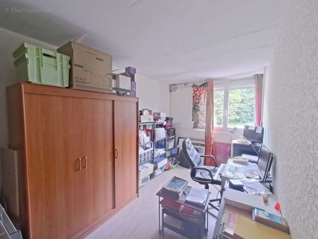 Appartement 80 m² à Saint-Etienne  - photo 6