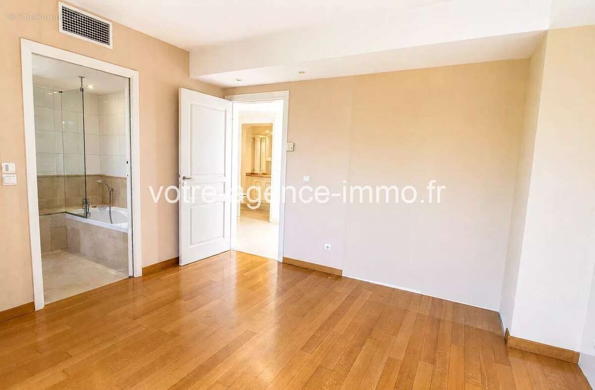Nice Lanterne - PENTHOUSE VUE MER 360° - 190 m² + 346 m² de terrasses - Dernier étage - 2 garages - photo 20