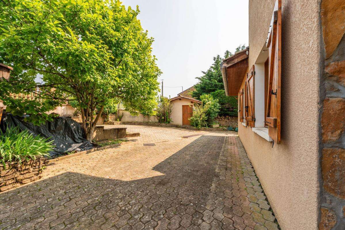 Maison à SAINT-GERMAIN-SUR-L&#039;ARBRESLE