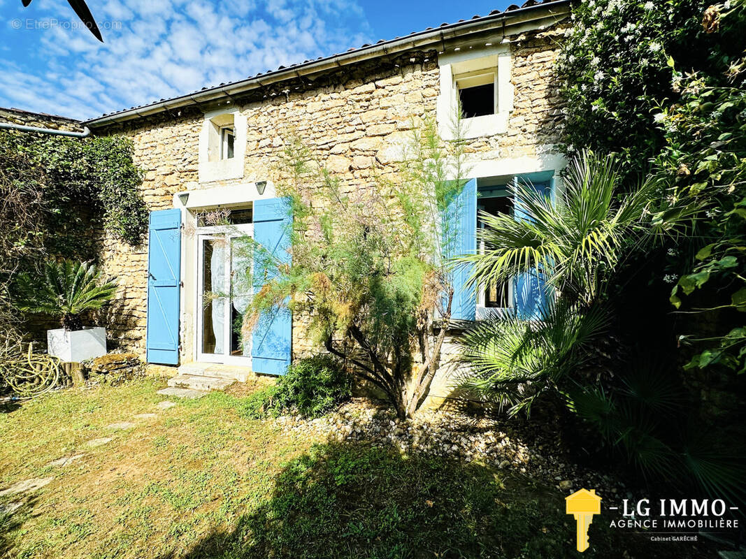 Maison à RIOUX