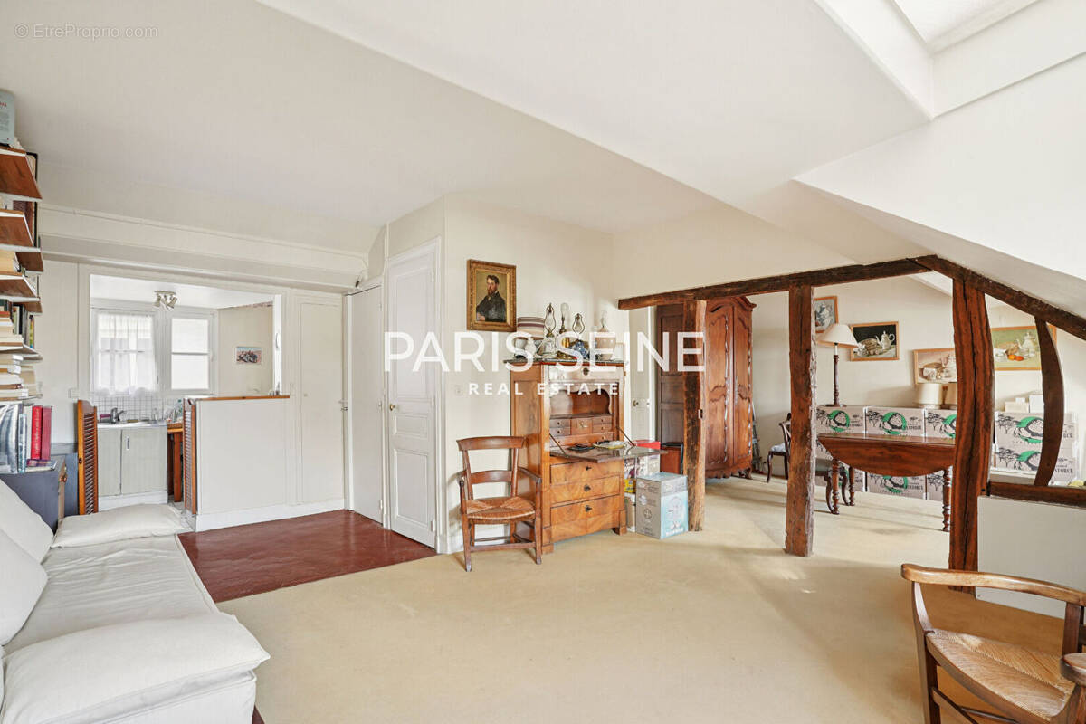 Appartement à PARIS-1E