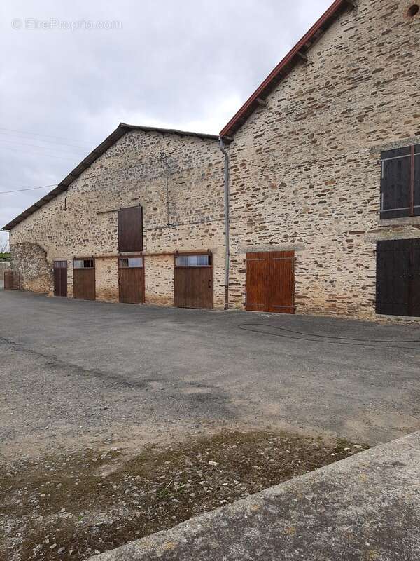 Maison à COUSSAC-BONNEVAL
