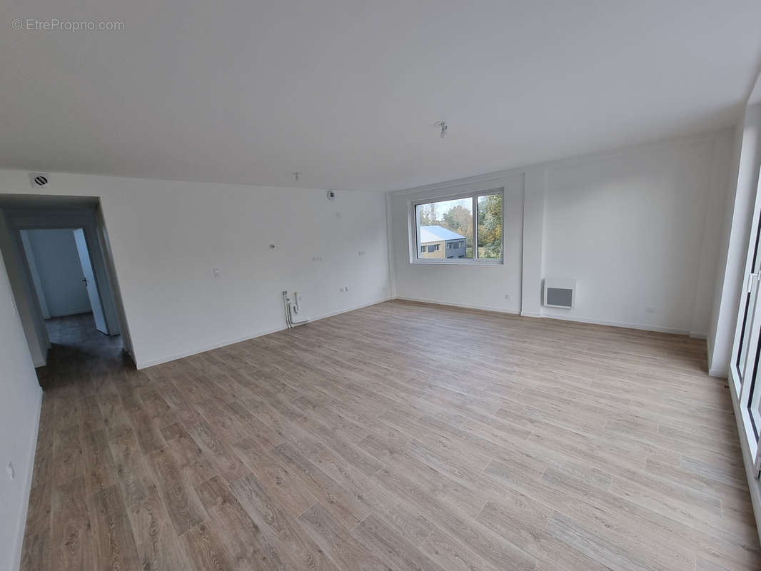 Appartement à SAINT-ERBLON