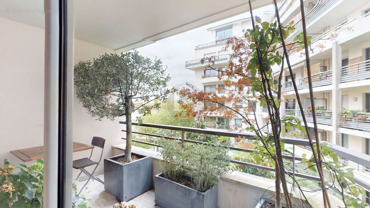 Appartement à ISSY-LES-MOULINEAUX