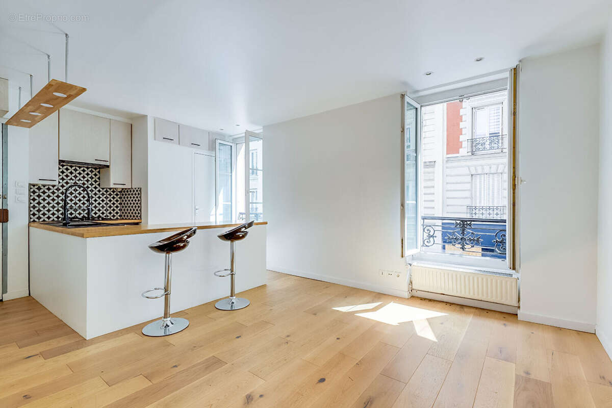 Appartement à PARIS-17E