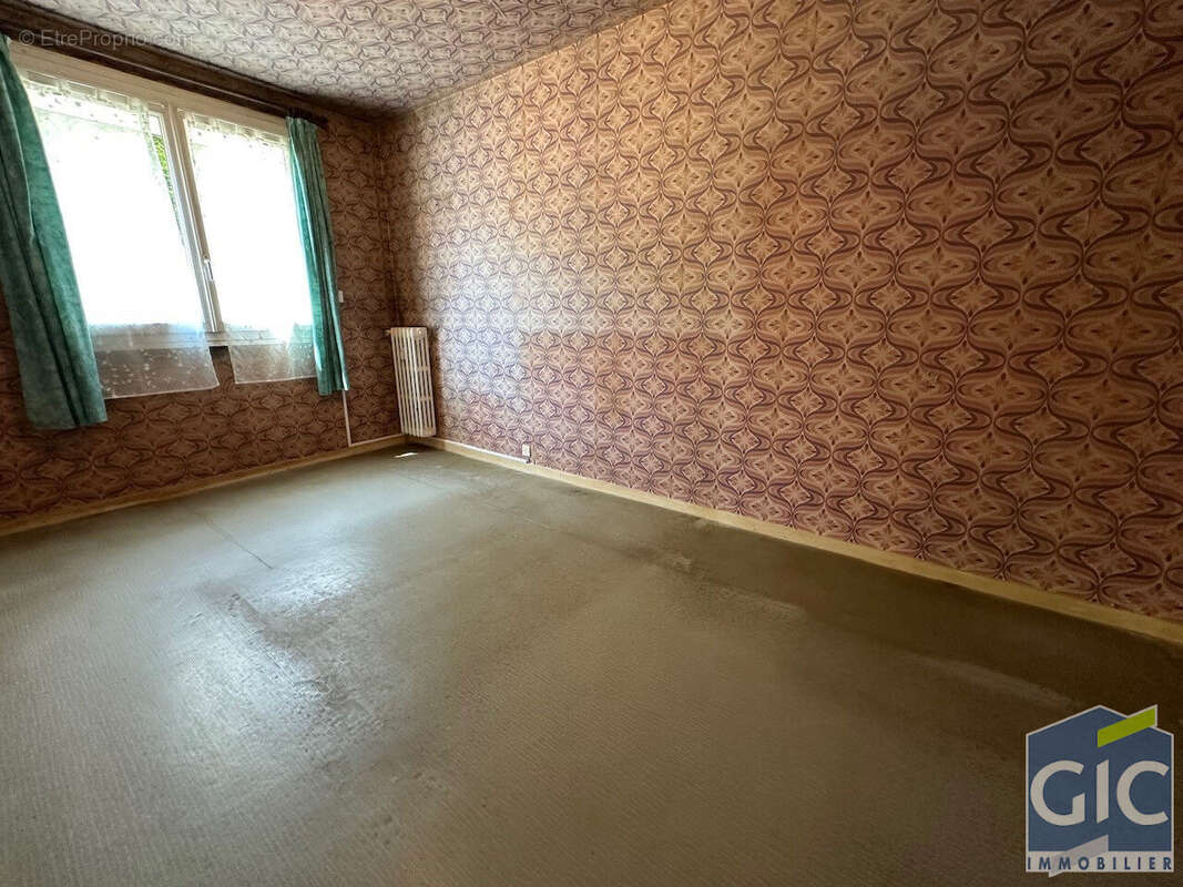 A vendre dans le gic/bi un 4pp herouville belles portes - photo 11