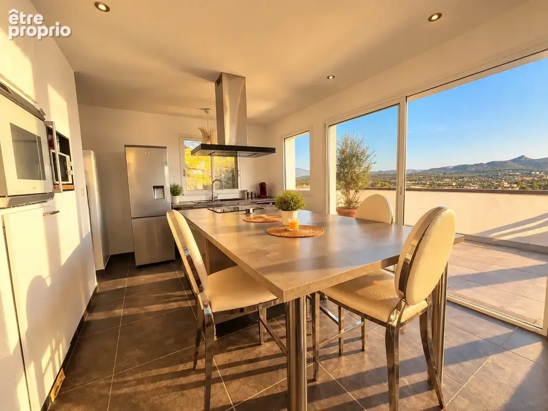 Maison 200 m2 avec vue sur Marseille   Calme absolu   Fort potentiel   La Millière - photo 11