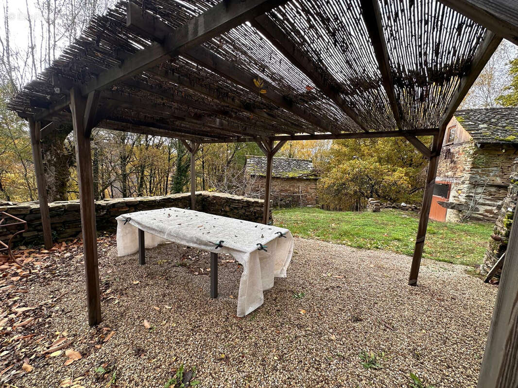 Terrain à SAINT-HIPPOLYTE