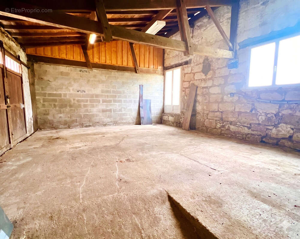 Maison de caractère aux volumes remarquables et fort potentiel - photo 13