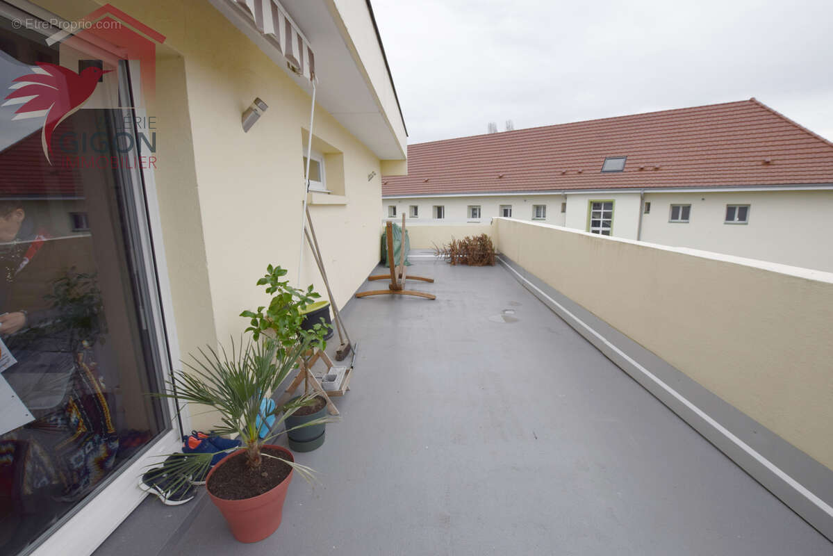 Appartement à GRAND-CHARMONT