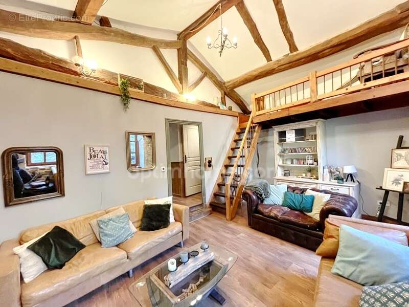 Maison à SAINT-DIDIER-SUR-BEAUJEU