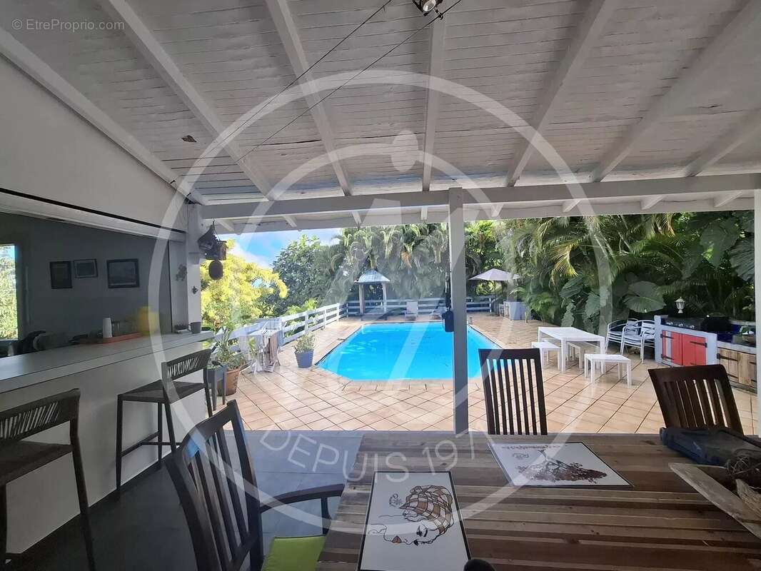 Maison à PETIT-BOURG