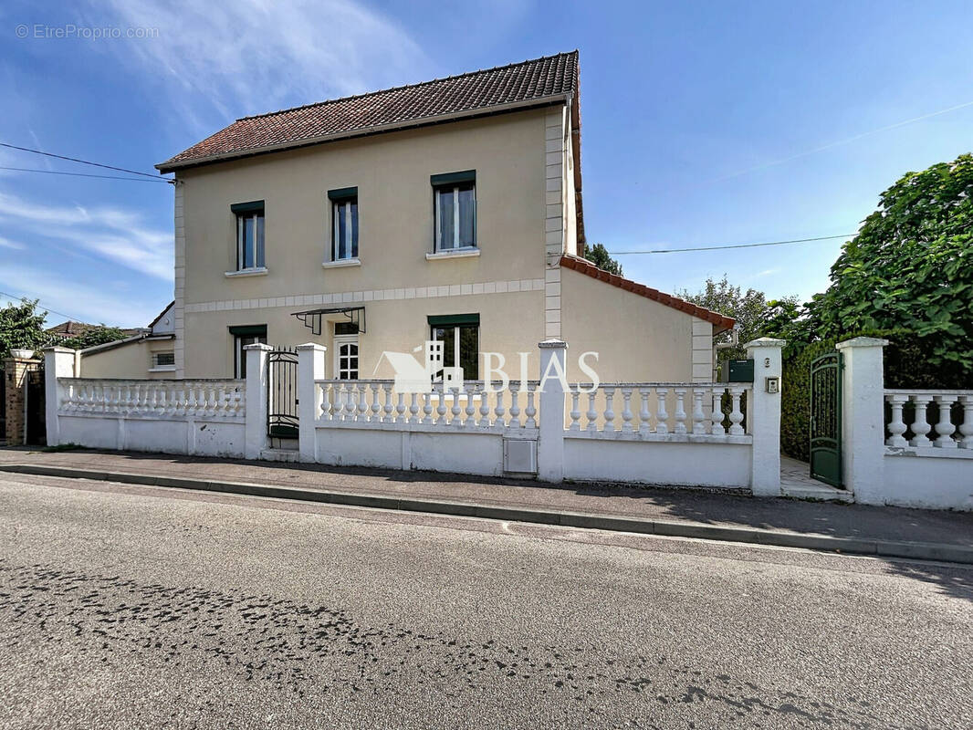 Maison à OISSEL