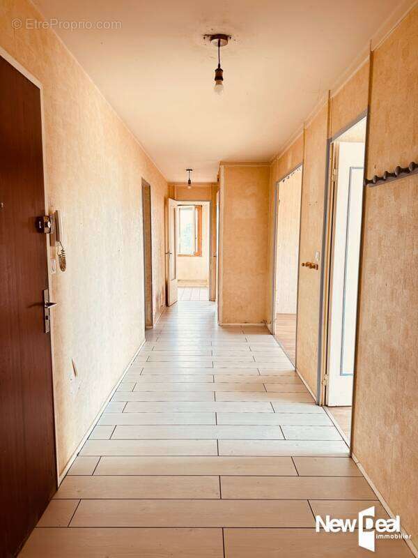 Exclusivite appartement de type 5 de 95 m2 a renover - photo 2