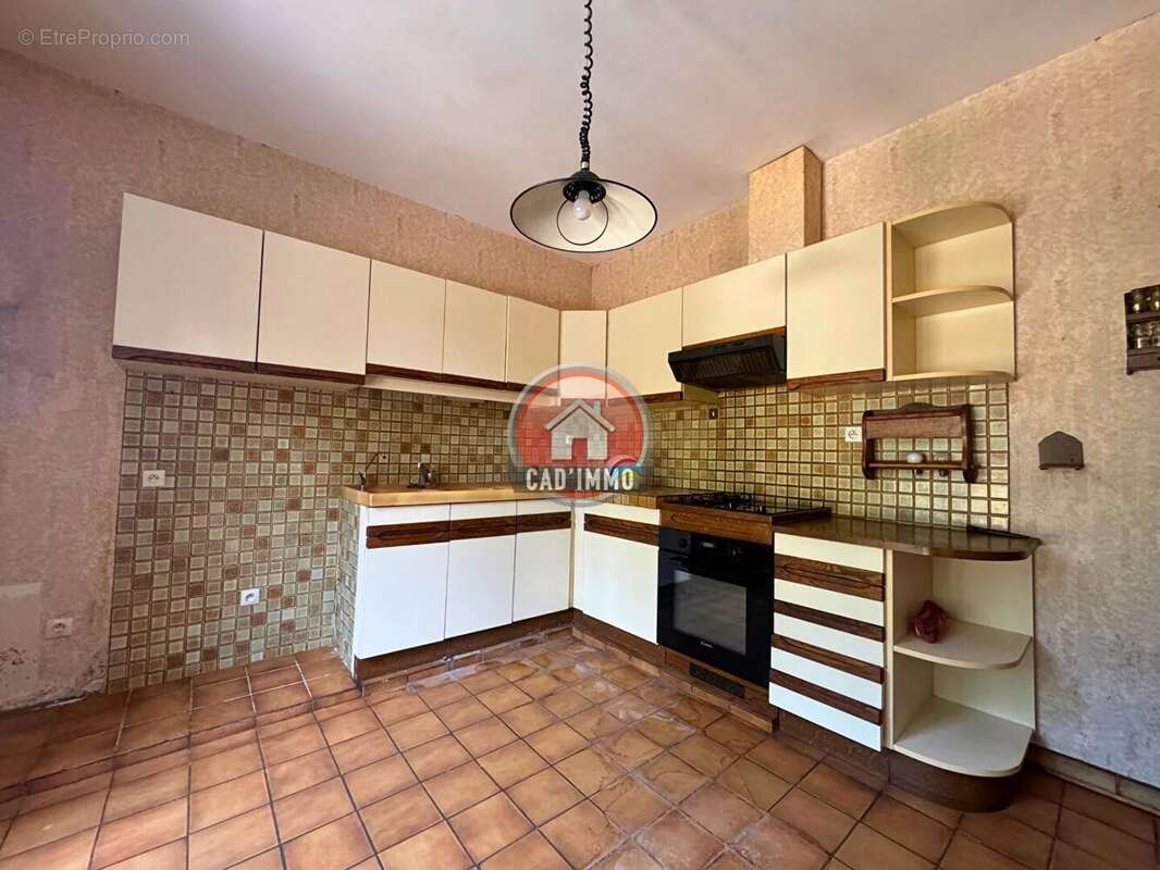 Maison à COUZE-ET-SAINT-FRONT