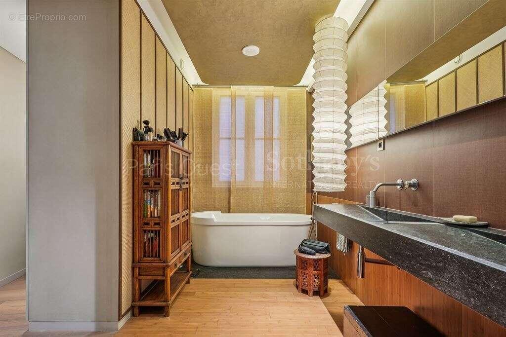 Appartement à PARIS-7E