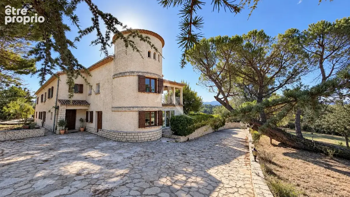 Propriete forcalquier villa dependance piscine hangar jardin - photo 2