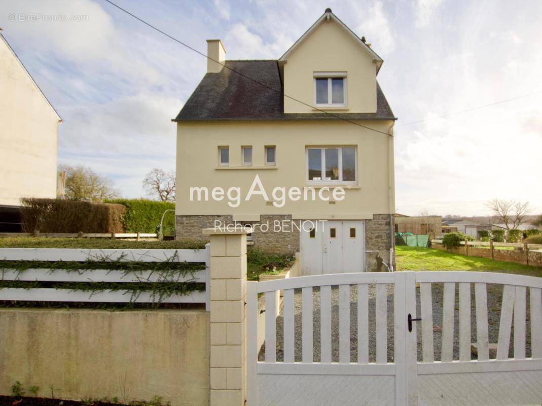 Maison à PLOUER-SUR-RANCE