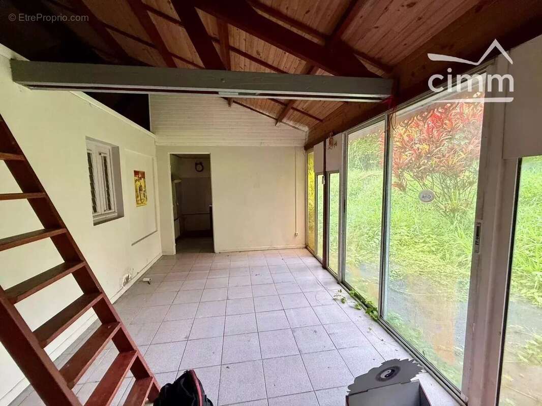 A vendre propriete deux batiments 8 pieces 304,26m² terrain 6595m² - photo 15