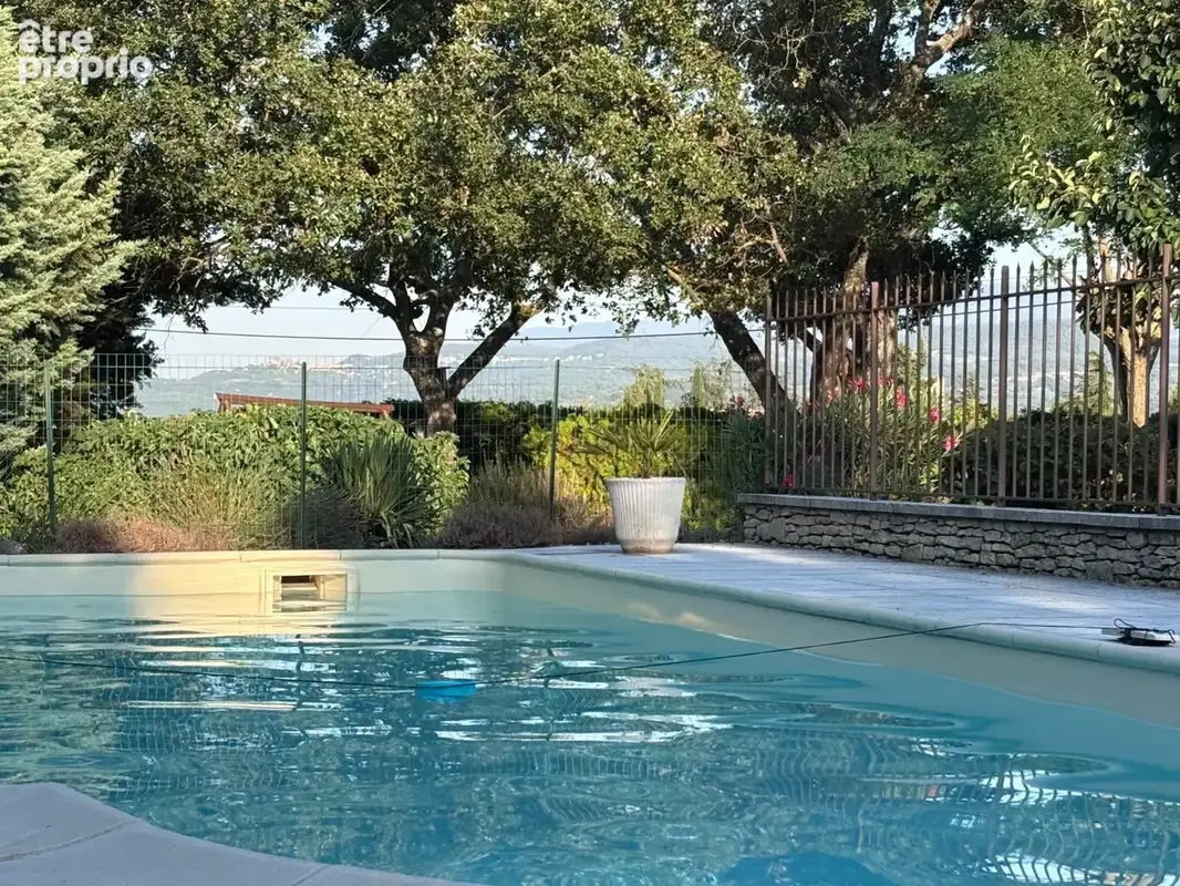 Luberon. A vendre Propriété exceptionnelle à vendre aux portes du magnifique village de Roussillon - photo 11