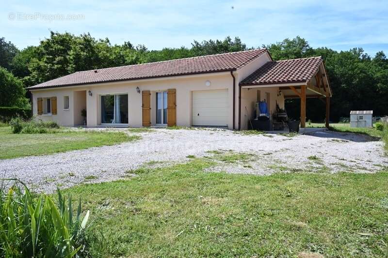 Maison à ANTONNE-ET-TRIGONANT