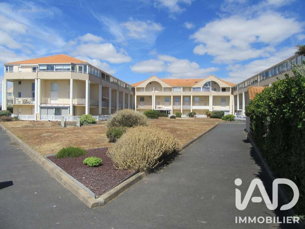 Appartement 38 m² à Saint-Hilaire-De-Riez  - photo 2