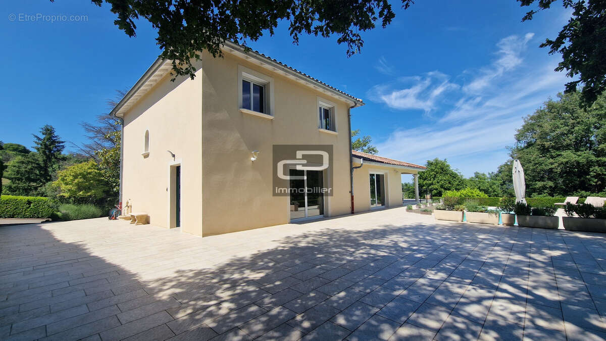 Maison à POLEYMIEUX-AU-MONT-D'OR