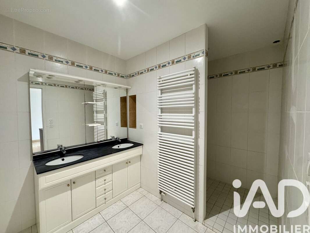 Photo 7 - Appartement à BARBEZIEUX-SAINT-HILAIRE