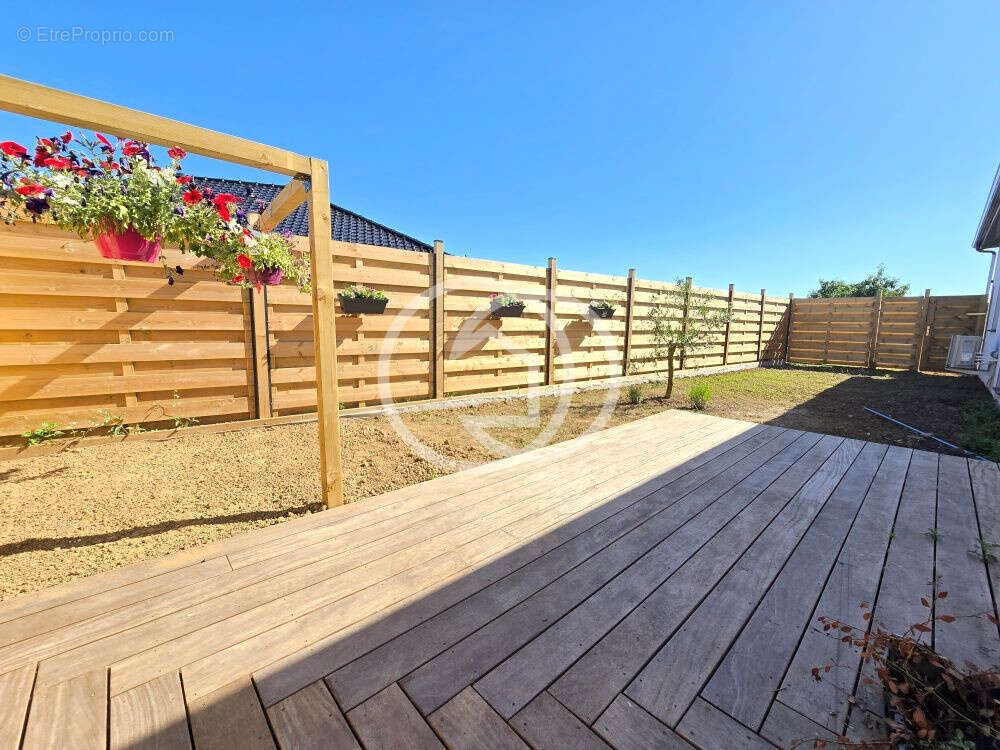 Magnifique maison T5 163m2 avec grand garage et jardin - photo 13